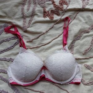 32D Victoria's Secret Pink lace bra